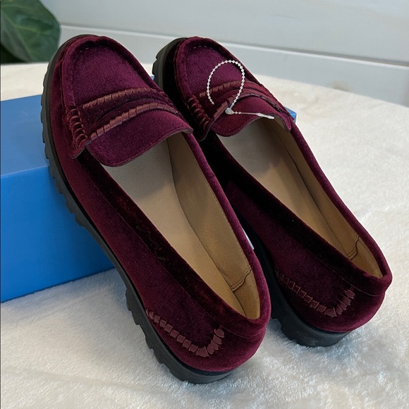 Jack Rogers New Women's Wine Deep Red Loafers. Size 7 and 8 - Picture 3 of 8